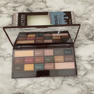 Make Revolution Chocolate Pallet